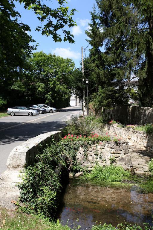 Saint Graal Bed and Breakfast Chamant Exterior foto