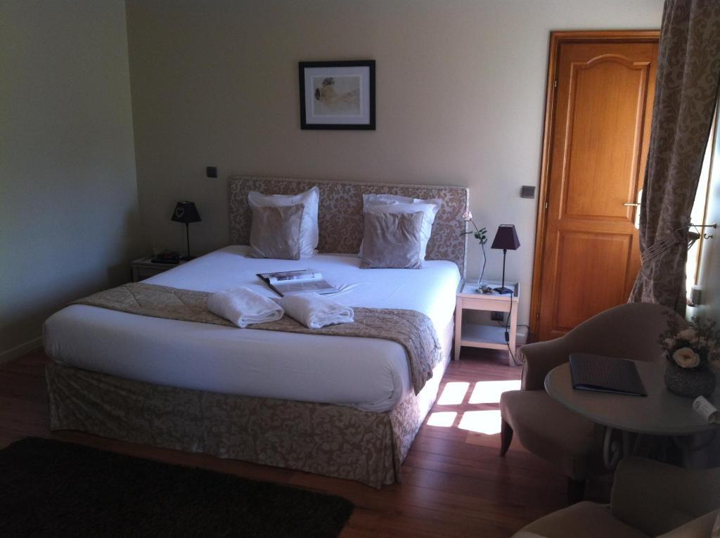 Saint Graal Bed and Breakfast Chamant Habitación foto