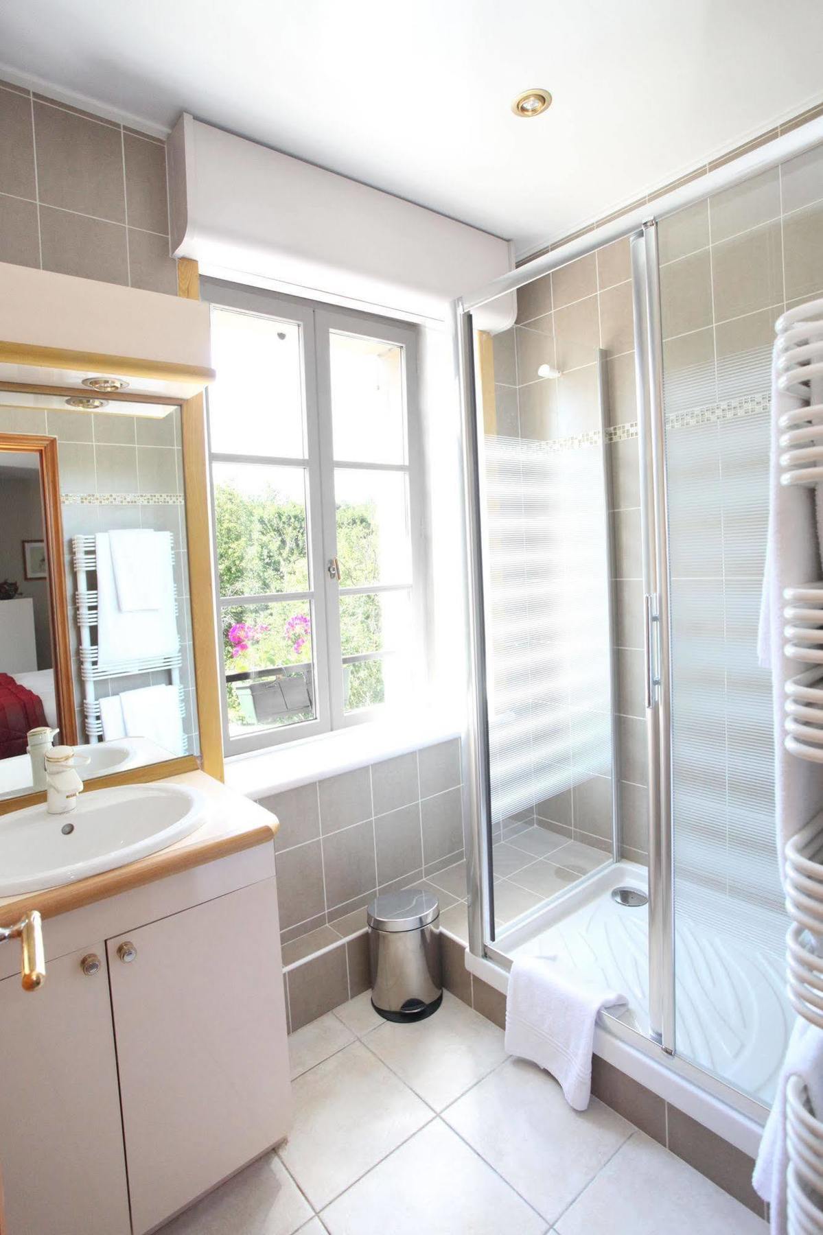 Saint Graal Bed and Breakfast Chamant Exterior foto